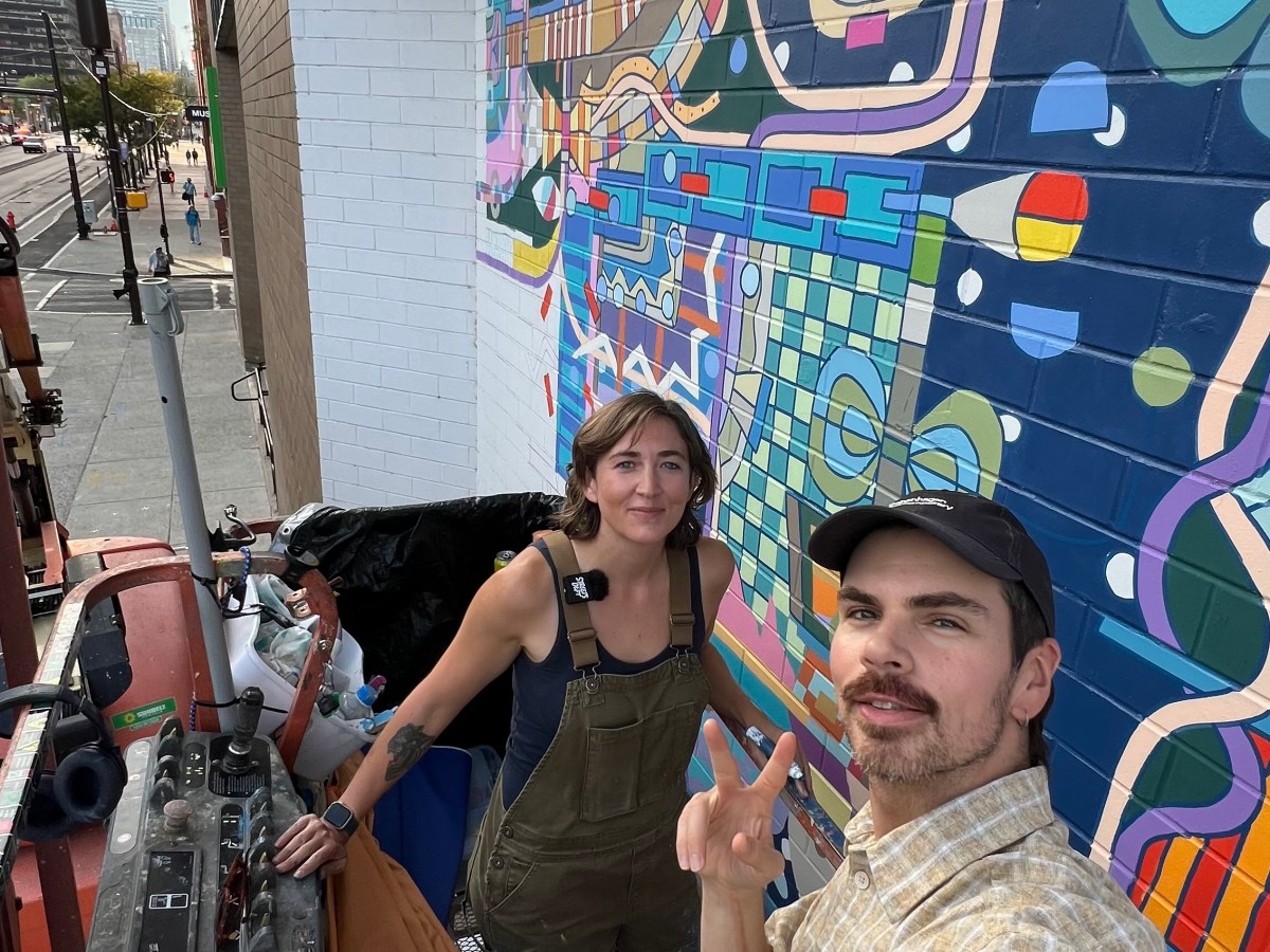 Sophie Roach Paints Massive, Freehanded New Mural in Old&nbsp;City