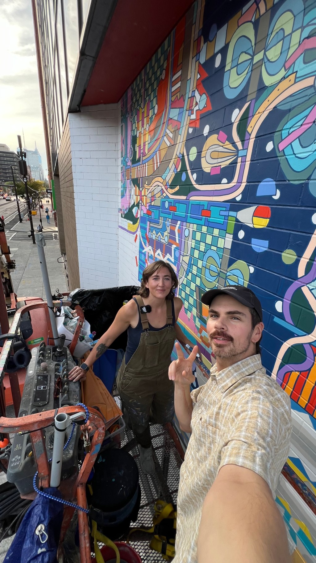 Sophie Roach Paints Massive, Freehanded New Mural in Old&nbsp;City